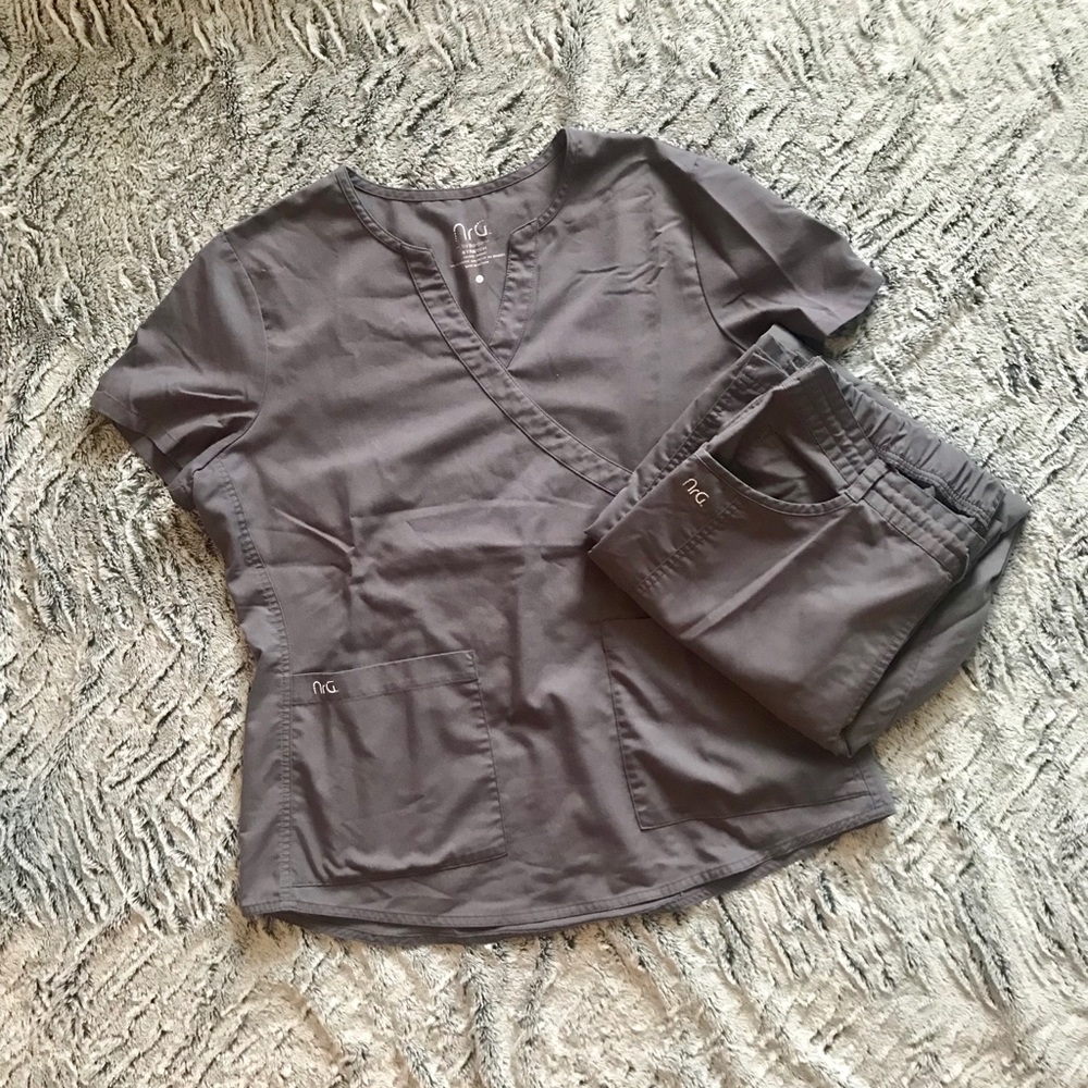 NRG by Barco scrub set